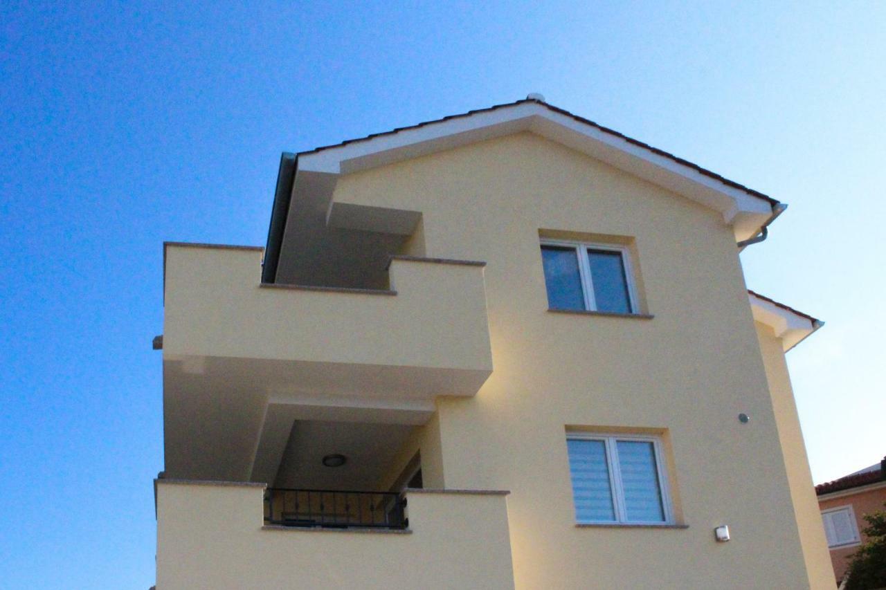 Apartmani Marin Vrbnik Luaran gambar